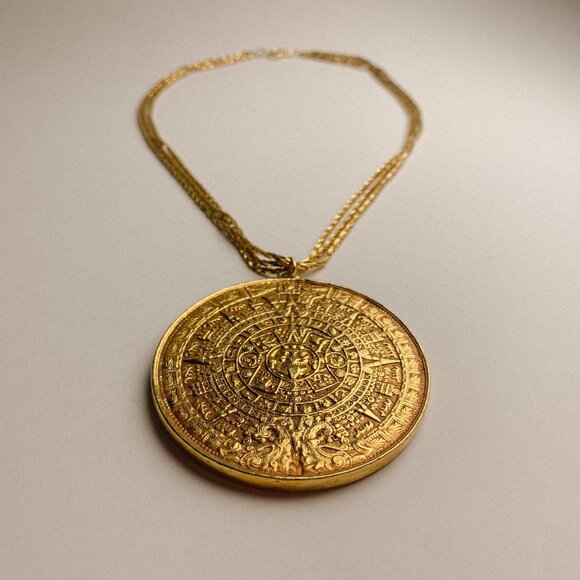 Vintage Alva Museum Replicas Aztec Calendar Stone Medallion Relic Gold Necklace - Picture 2 of 13